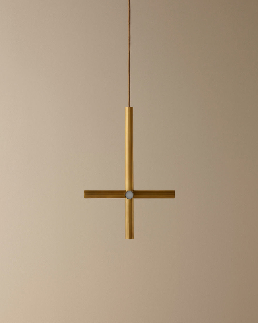 Petrine Single Pendant